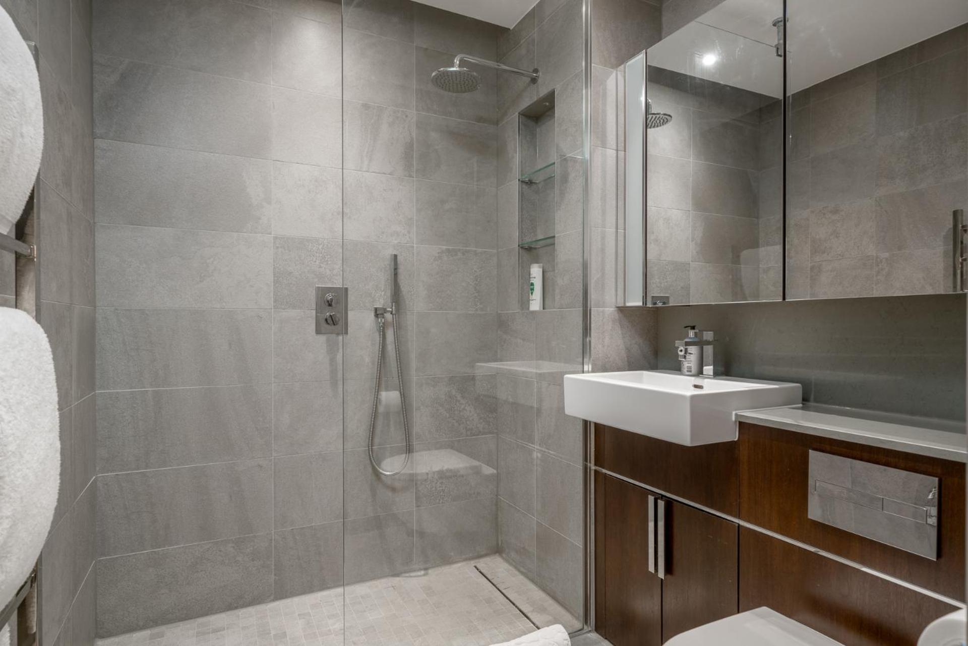 Riverfront Retreat In 2 Bed 2 Bath Apartment
